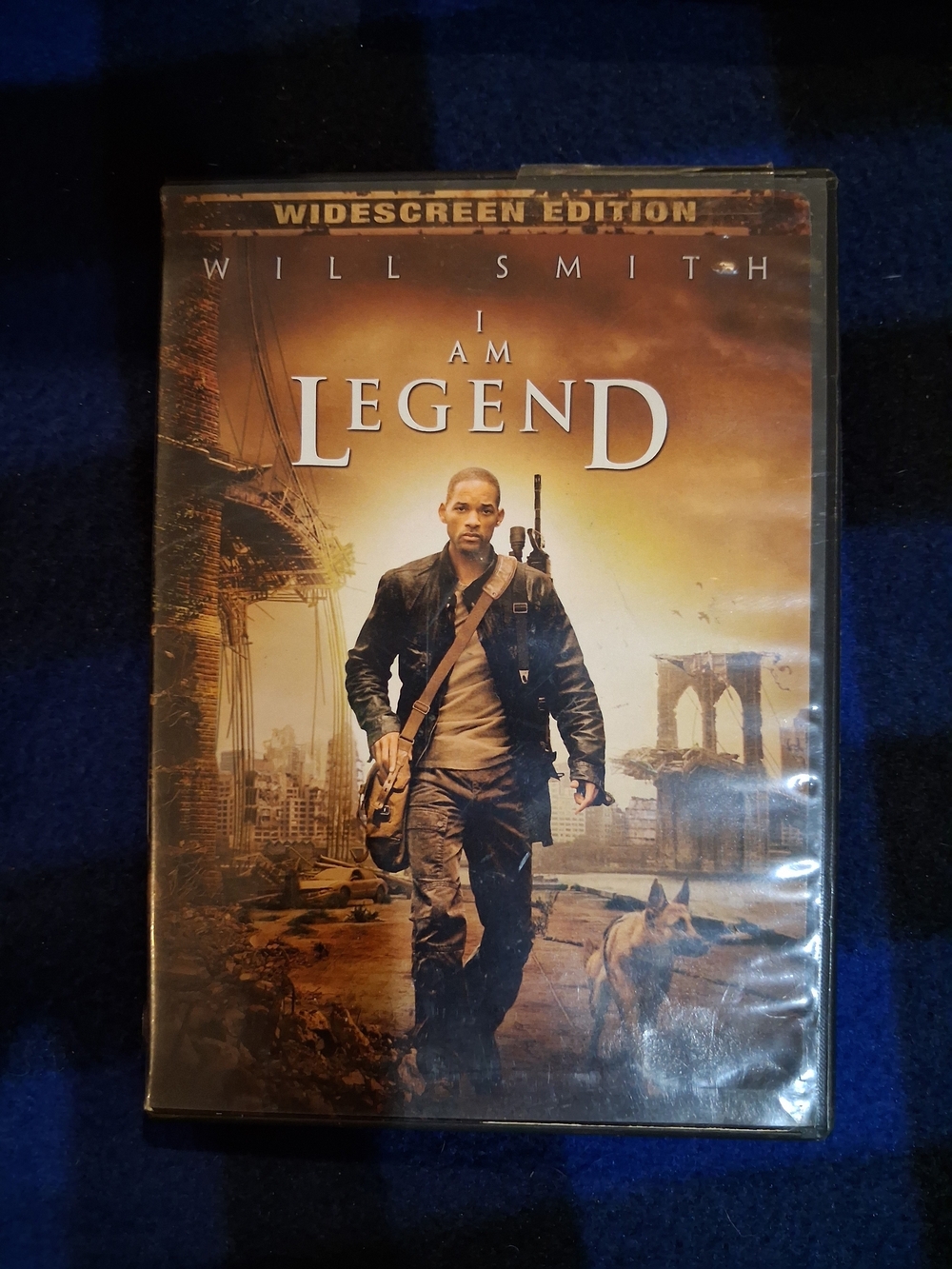 I Am Legend (Widescreen Edition) DVD - Will Smith